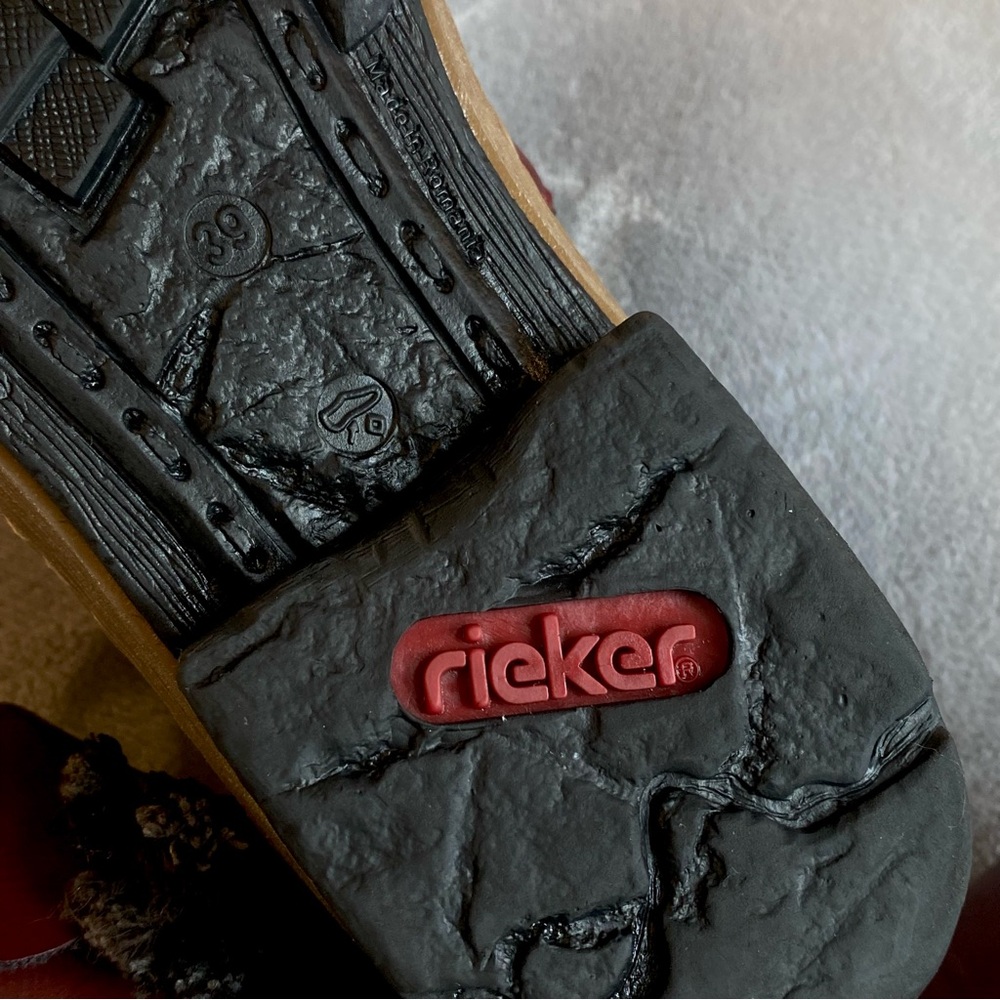 rieker ankle boots, size euro 39.
USA 8.5-9, womens. made in Romania, quality!